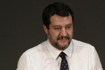 Salvini: Mes ruba ai poveri per dare ai ricchi