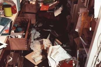Roma, saccheggiata un'altra libreria /Foto Roma, saccheggiata un'altra libreria /Foto