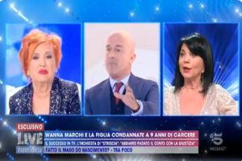 Wanna Marchi, Nuzzi attacca a 'Non è la D'Urso' Wanna Marchi, Nuzzi attacca a 'Non è la D'Urso'