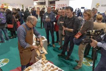 Arriva il marchio di qualità 'Calabria - Identità Artigiana' Arriva il marchio di qualità 'Calabria - Identità Artigiana'