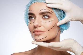 Voglia di 'ritocco' non conosce crisi, boom per seno e sguardo Voglia di 'ritocco' non conosce crisi, boom per seno e sguardo