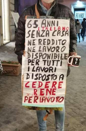 In strada da 7 anni offre un rene in cambio di lavoro In strada da 7 anni offre un rene in cambio di lavoro