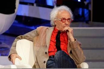 Sardine, Mughini: Parlano come ragazzi di terza elementare Sardine, Mughini: Parlano come ragazzi di terza elementare