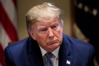 Uccisione Soleimani, Trump posta l'immagine della bandiera Usa Uccisione Soleimani, Trump posta l'immagine della bandiera Usa