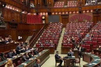 Ue, Conte in aula con sei ministri