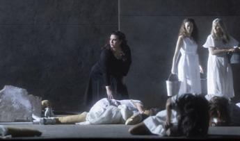 Carrasco legge 'al femminile' 'Les vepres siciliennes' all'Opera di Roma