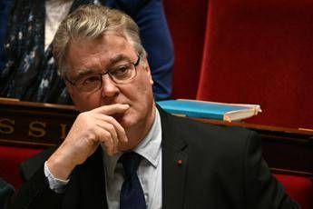 Francia, travolto da polemiche lascia Delevoye Francia, travolto da polemiche lascia Delevoye