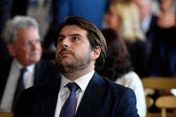M5S, Buffagni: Evolverci se non vogliamo estinguerci M5S, Buffagni: Evolverci se non vogliamo estinguerci