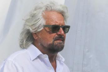 'Beppe Grillo mi ha aggredito', la denuncia del giornalista