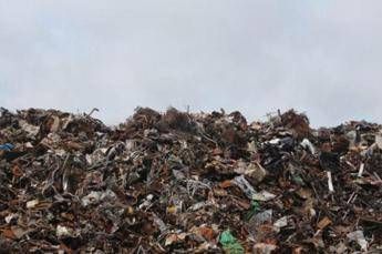 Bruno Bella (Vibeco): Terra dei Fuochi situazione gravissima, ma la Regione Campania sta agendo al meglio Bruno Bella (Vibeco): Terra dei Fuochi situazione gravissima, ma la Regione Campania sta agendo al meglio