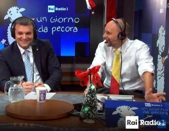 Centinaio: Altri M5S vogliono venire nella Lega ma facciamo selezione Centinaio: Altri M5S vogliono venire nella Lega ma facciamo selezione