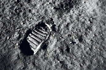 Al via 'Lunar City', da domani al 3 maggio al museo del 900 di Mestre Al via 'Lunar City', da domani al 3 maggio al museo del 900 di Mestre