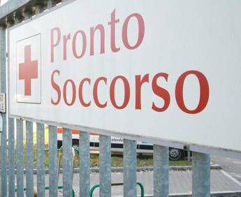 Napoli, bimbo 9 mesi in ospedale con lividi e lesioni