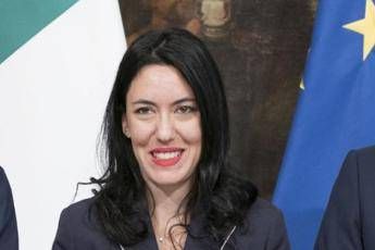 Azzolina, il prof: Ha affrontato la tesi in modo leggero Azzolina, il prof: Ha affrontato la tesi in modo leggero