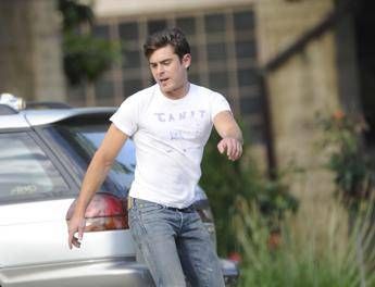 Zac Efron malato: ha rischiato di morire, salvato in Australia Zac Efron malato: ha rischiato di morire, salvato in Australia