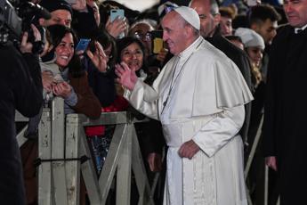 Schiaffo del Papa, prete-psicologo: Reazione istintiva