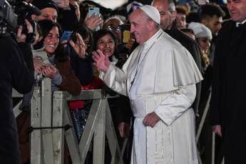 Schiaffo del Papa, prete-psicologo: Reazione istintiva Schiaffo del Papa, prete-psicologo: Reazione istintiva