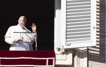 Papa Francesco e lo schiaffo: Chiedo scusa per cattivo esempio