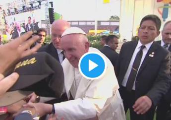 Quando un fedele fece cadere il Papa in Messico /Video