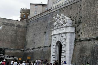 Musei Vaticani, crolla marmo: malore per sopravvissuta Torri Gemelle