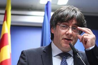 Puigdemont, giudice belga sospende estradizione