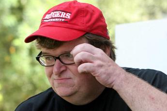 Michael Moore: Americani, pronti a mandare figli in guerra?
