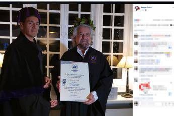 Laurea ad honoris per Beppe Grillo Laurea ad honoris per Beppe Grillo