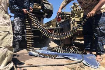 Libia, raid aerei Haftar su accademia aeronautica Libia, raid aerei Haftar su accademia aeronautica