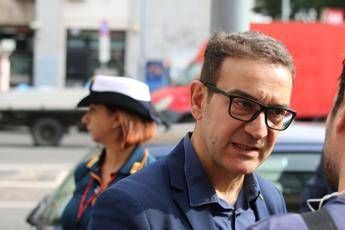 Roma, consigliere aggredito da ambulanti: colpito da testata Roma, consigliere aggredito da ambulanti: colpito da testata