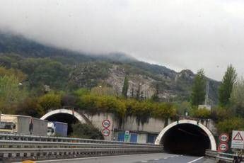 Autostrade, il dossier: 200 gallerie a rischio Autostrade, il dossier: 200 gallerie a rischio