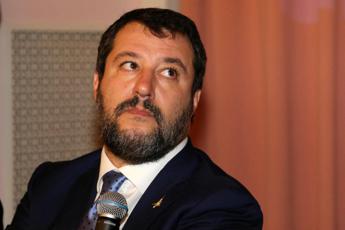 Salvini: Ministro Istruzione Azzolina e tesi copiata? Vada a casa