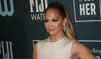 Sindaco Cagliari scrive a Jennifer Lopez: Vieni a vivere da noi