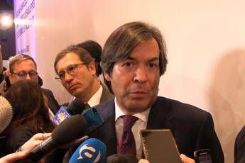 Da Intesa Sanpaolo 50 miliardi per finanziare la green economy Da Intesa Sanpaolo 50 miliardi per finanziare la green economy
