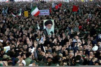 Khamenei: Dio ci sostiene contro gli Usa Khamenei: Dio ci sostiene contro gli Usa