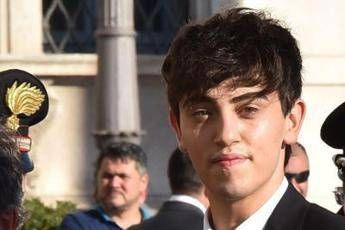Michele Bravi chiede di patteggiare a un anno e sei mesi Michele Bravi chiede di patteggiare a un anno e sei mesi