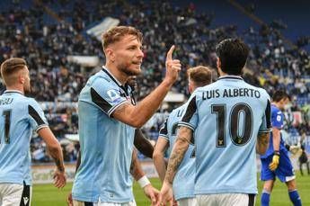 Lazio sempre più su, 5-1 alla Samp e 11 vittorie di fila Lazio sempre più su, 5-1 alla Samp e 11 vittorie di fila