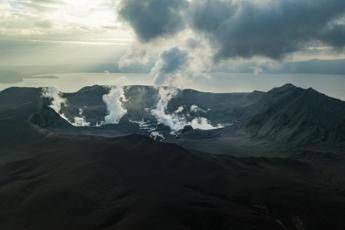 Filippine, vulcano Taal a rischio eruzione: migliaia di evacuati