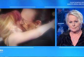 Katia Ricciarelli e il bacio fuori luogo tra Pippo Baudo e Luciana Littizzetto