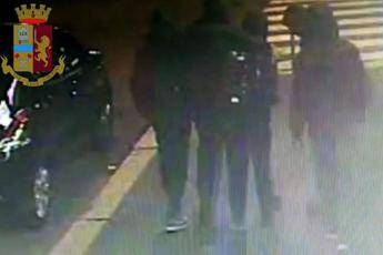 Roma, ragazzino pestato da baby gang Roma, ragazzino pestato da baby gang
