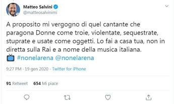 #Lofaiacasatua, bufera per tweet Salvini su Junior Cally