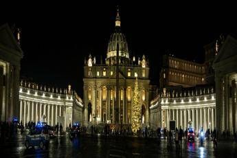 Imu, la resa della Raggi sulla Chiesa: sfumano 200 mln Imu, la resa della Raggi sulla Chiesa: sfumano 200 mln