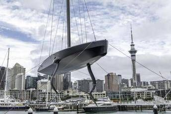 America's Cup, ecco il Falco: varata la barca-test di Team New Zealand America's Cup, ecco il Falco: varata la barca-test di Team New Zealand