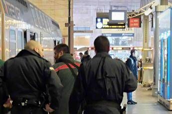 Monza, aggredisce un'altra capotreno: arrestato Monza, aggredisce un'altra capotreno: arrestato
