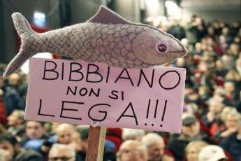 Sardine in piazza: Proteggiamo Bibbiano da gogna Sardine in piazza: Proteggiamo Bibbiano da gogna