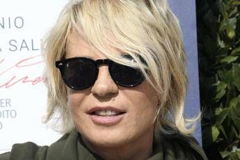 Sanremo, De Filippi: Non credo che Amadeus sia sessista Sanremo, De Filippi: Non credo che Amadeus sia sessista