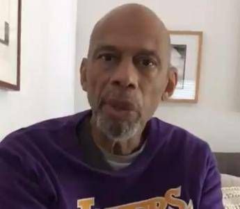 Kobe grande uomo, l'omaggio di Kareem a Bryant Kobe grande uomo, l'omaggio di Kareem a Bryant