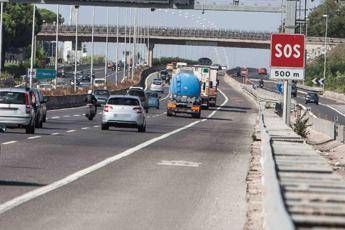 Roma, tamponamento a catena sul Gra Roma, tamponamento a catena sul Gra