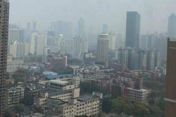 Nel cuore dell'epidemia: Wuhan città fantasma, uscire di casa un rischio Nel cuore dell'epidemia: Wuhan città fantasma, uscire di casa un rischio