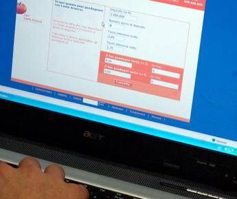 Coronavirus, 'non andate in banca, usate bancomat e operazioni online'