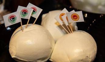 Brexit: Consorzio Mozzarella bufala campana Dop registra marchio in Uk Brexit: Consorzio Mozzarella bufala campana Dop registra marchio in Uk